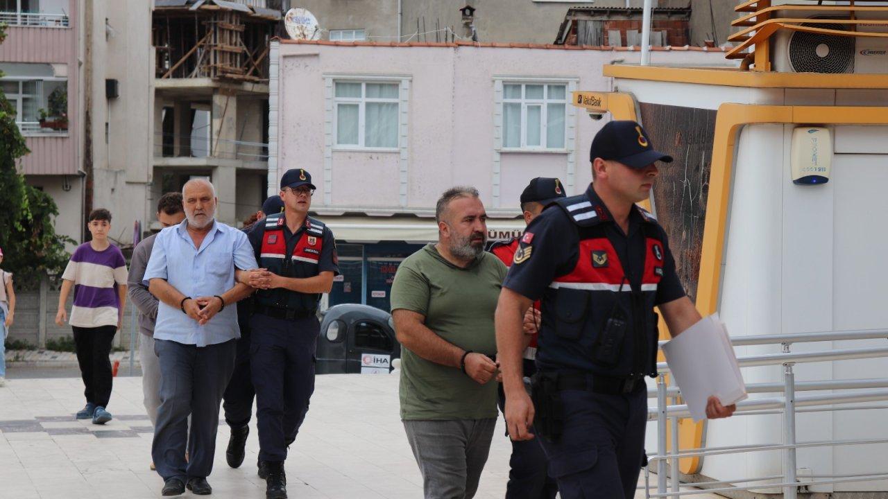 Cezai işlem sırasında polis memuruna sandalye ile saldıran 2 kişi tutuklandı