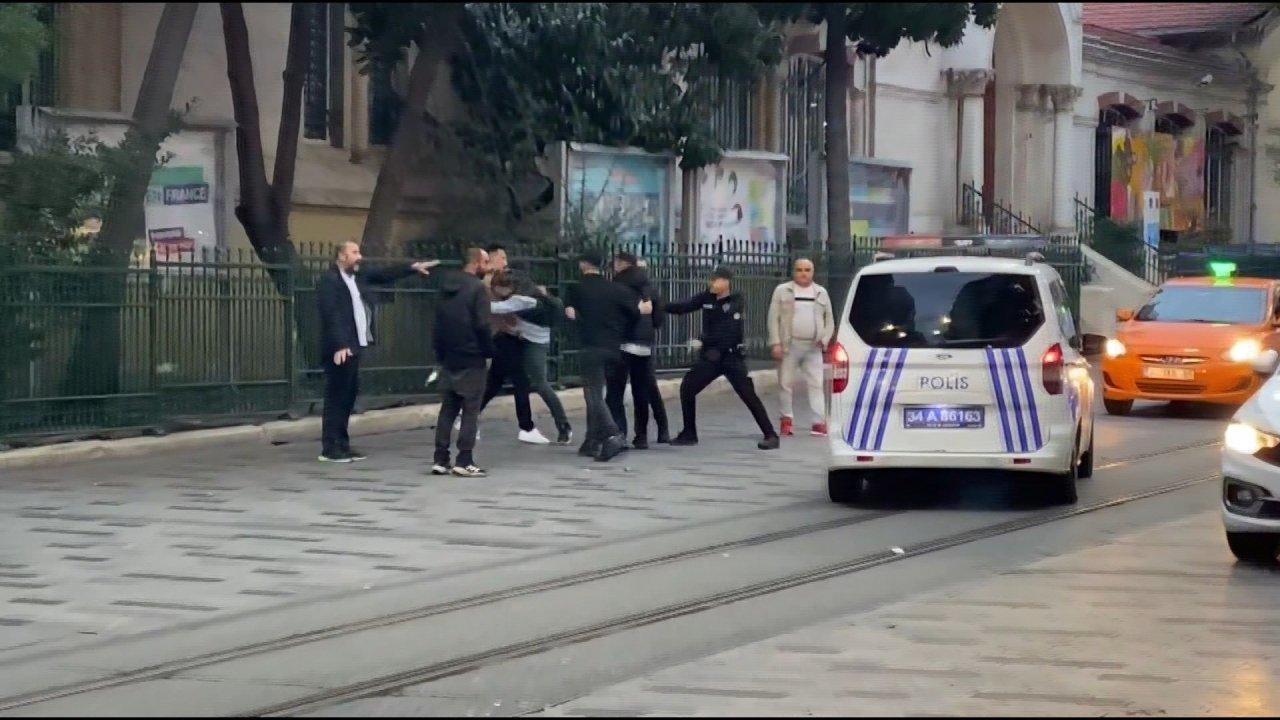 İstiklal Caddesi’nde çıkan kavgaya polisten jet müdahale!