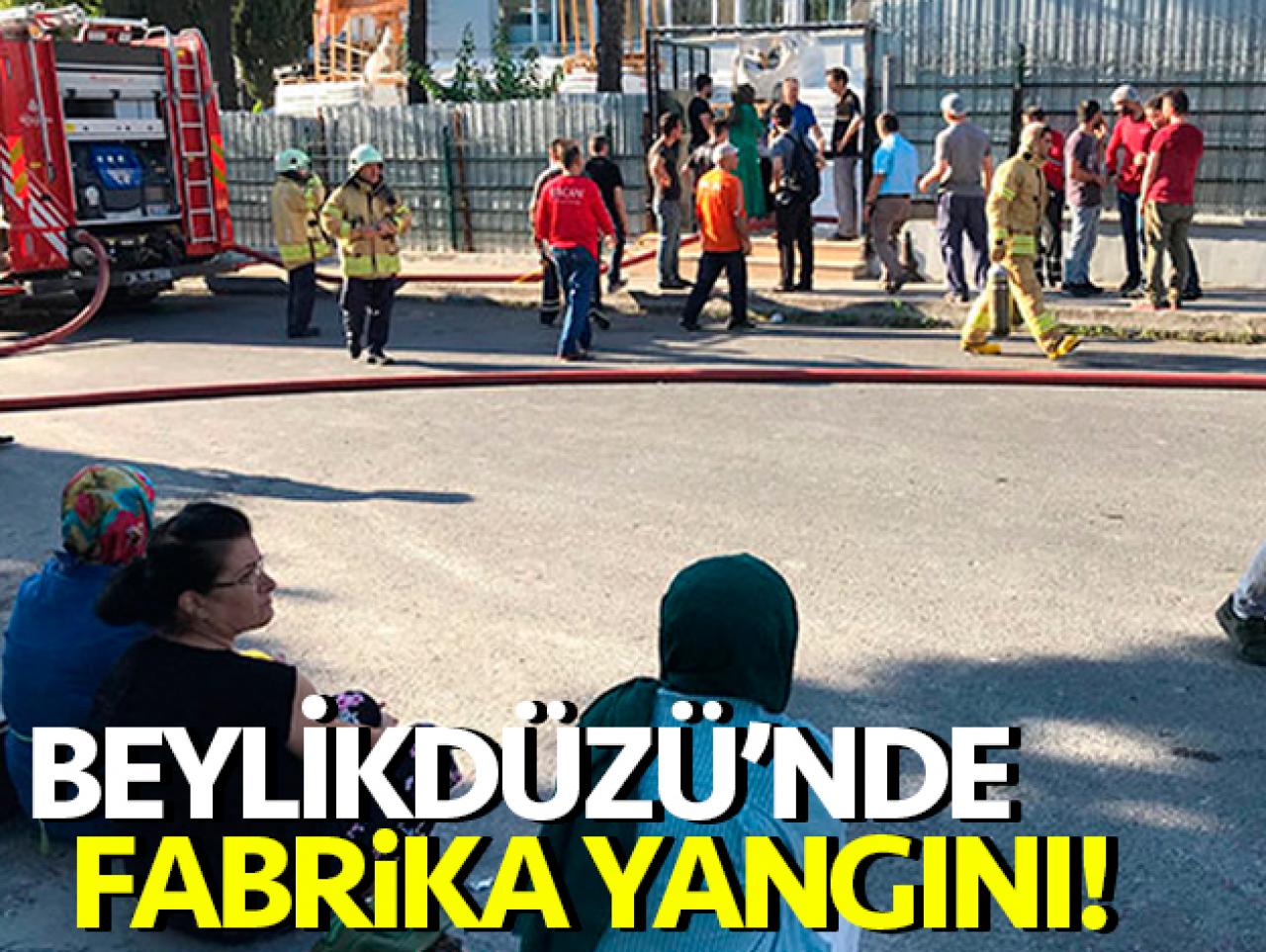 Beylikdüzü'nde yangın! Çok sayıda kişi ambulanslar aalındı