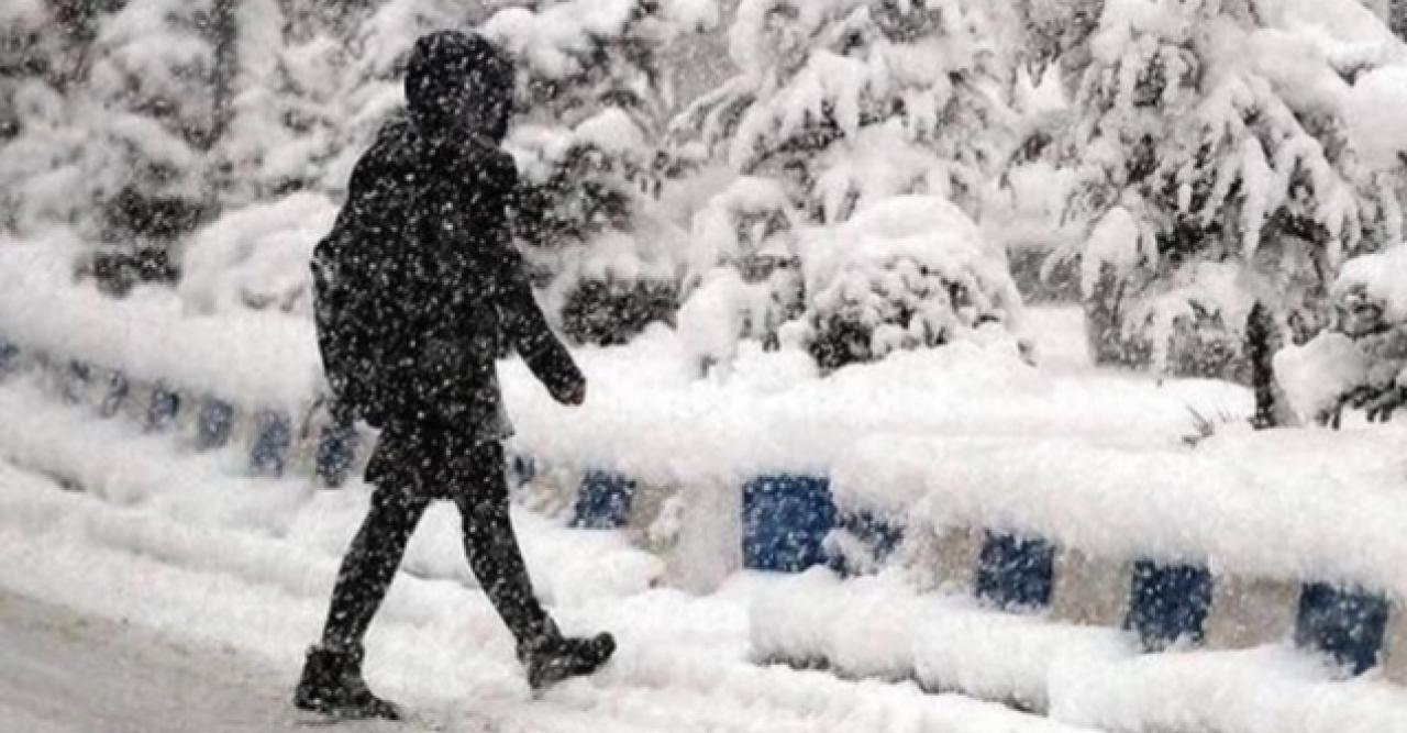 METEOROLOJİ UYARDI: İSTANBUL'A KAR GELİYOR