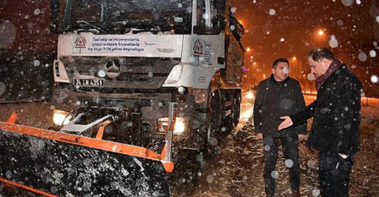 Beylikdüzü'nde kar önlemi! Mehmet Murat Çalık uyarılarda bulundu