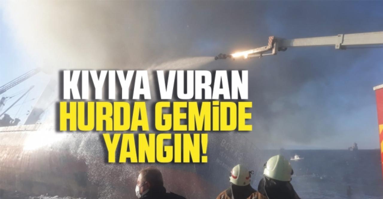 Kartal'da kıyıya vuran hurda gemide yangın