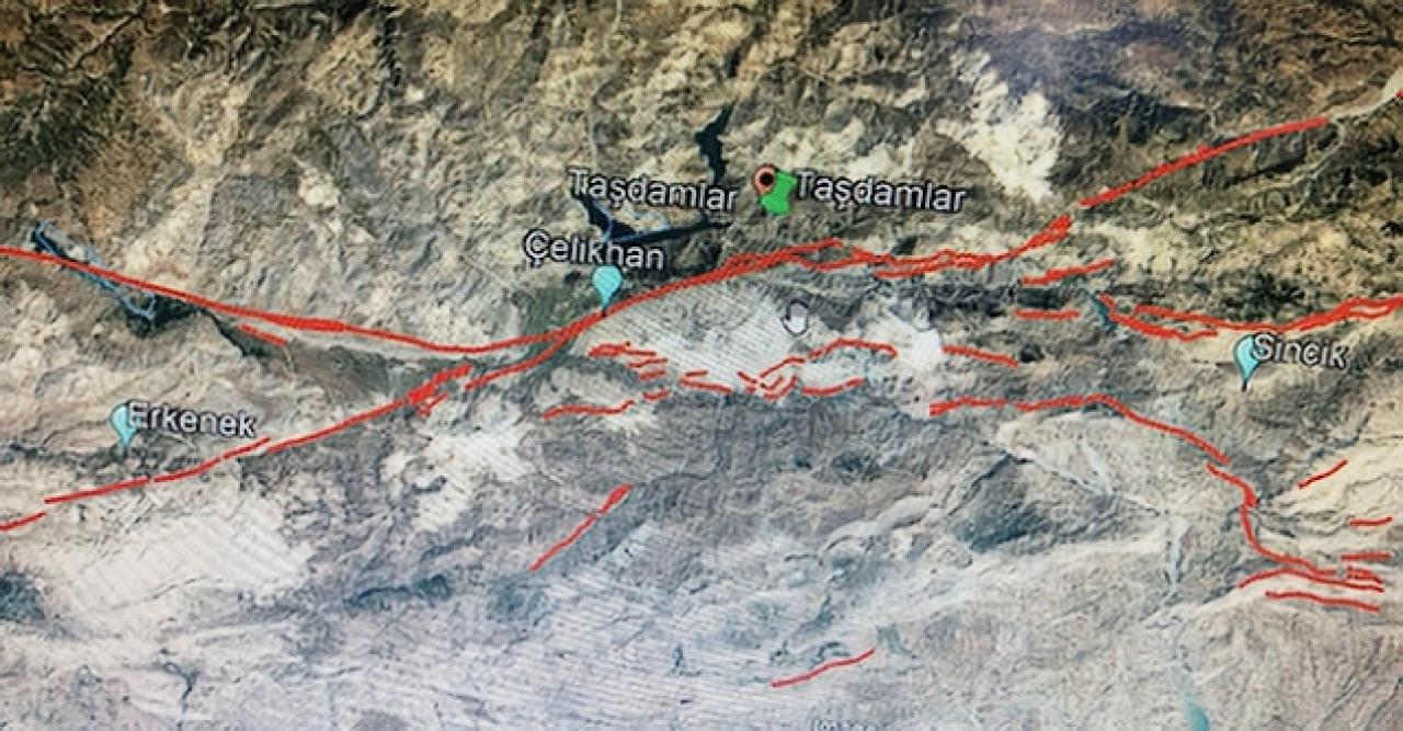 Naci Görür: Bugünkü deprem beklediğimiz depremi öne çekmiş olabilir