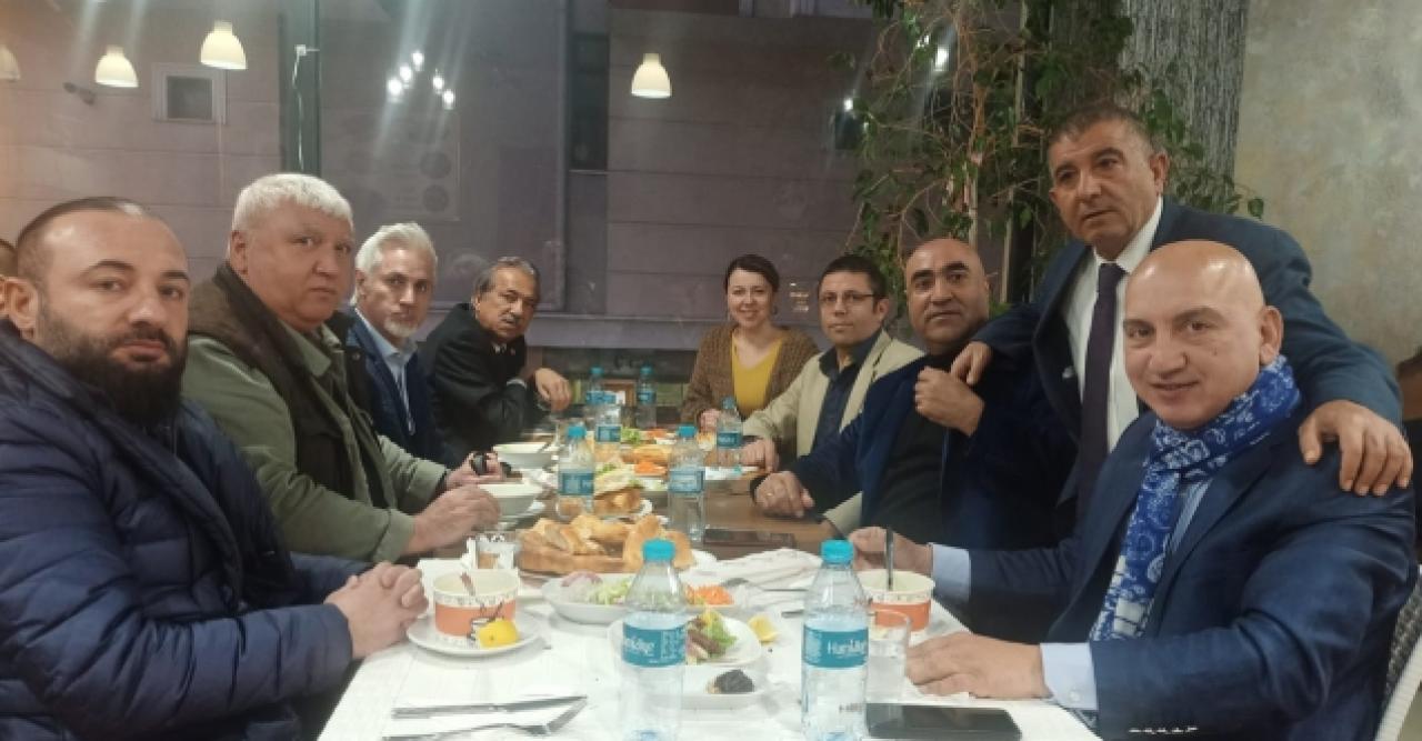 Gazeteciler iftar programında bir araya geldi