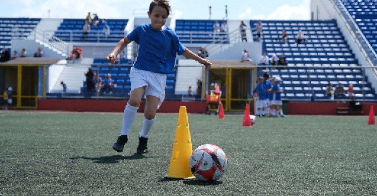 Büyükçekmece’de yaz spor okullarında eğitimler hızla devam ediyor