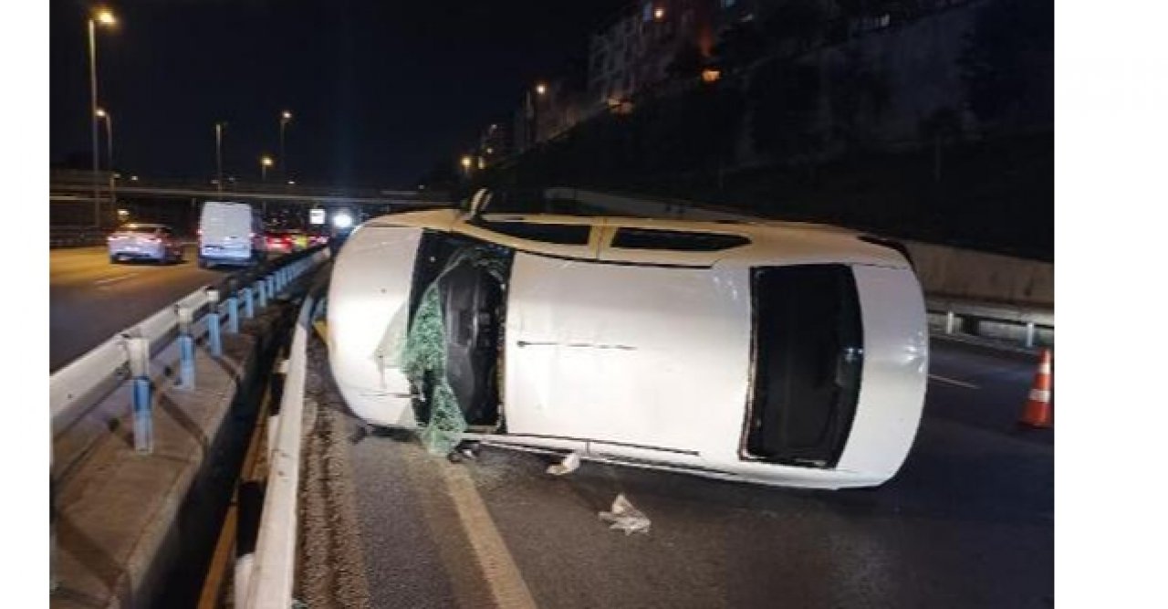 Kağıthane'de otomobil takla attı: 2 yaralı