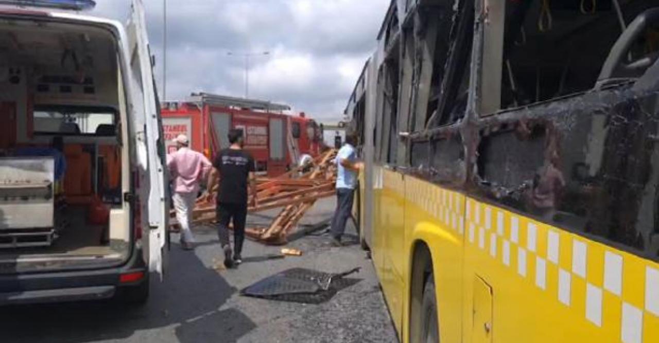 Arnavutköy'de demir yüklü kamyon İETT otobüsünü biçti!