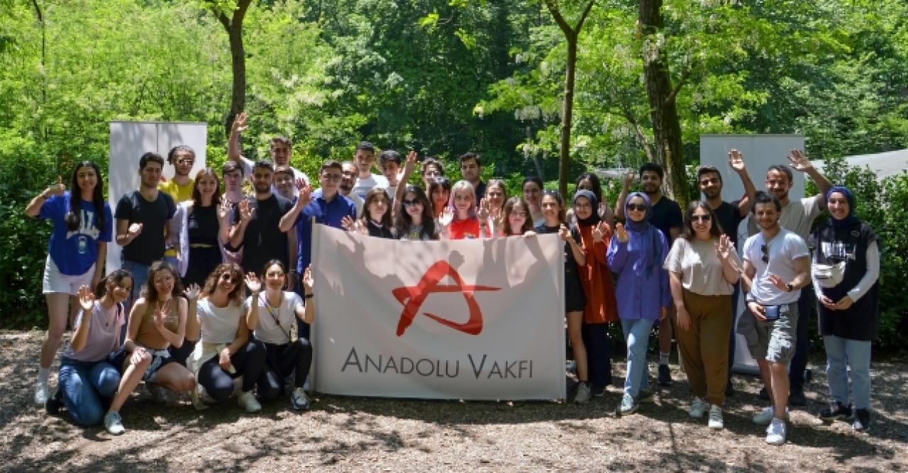 Anadolu Vakfı burs veriyor