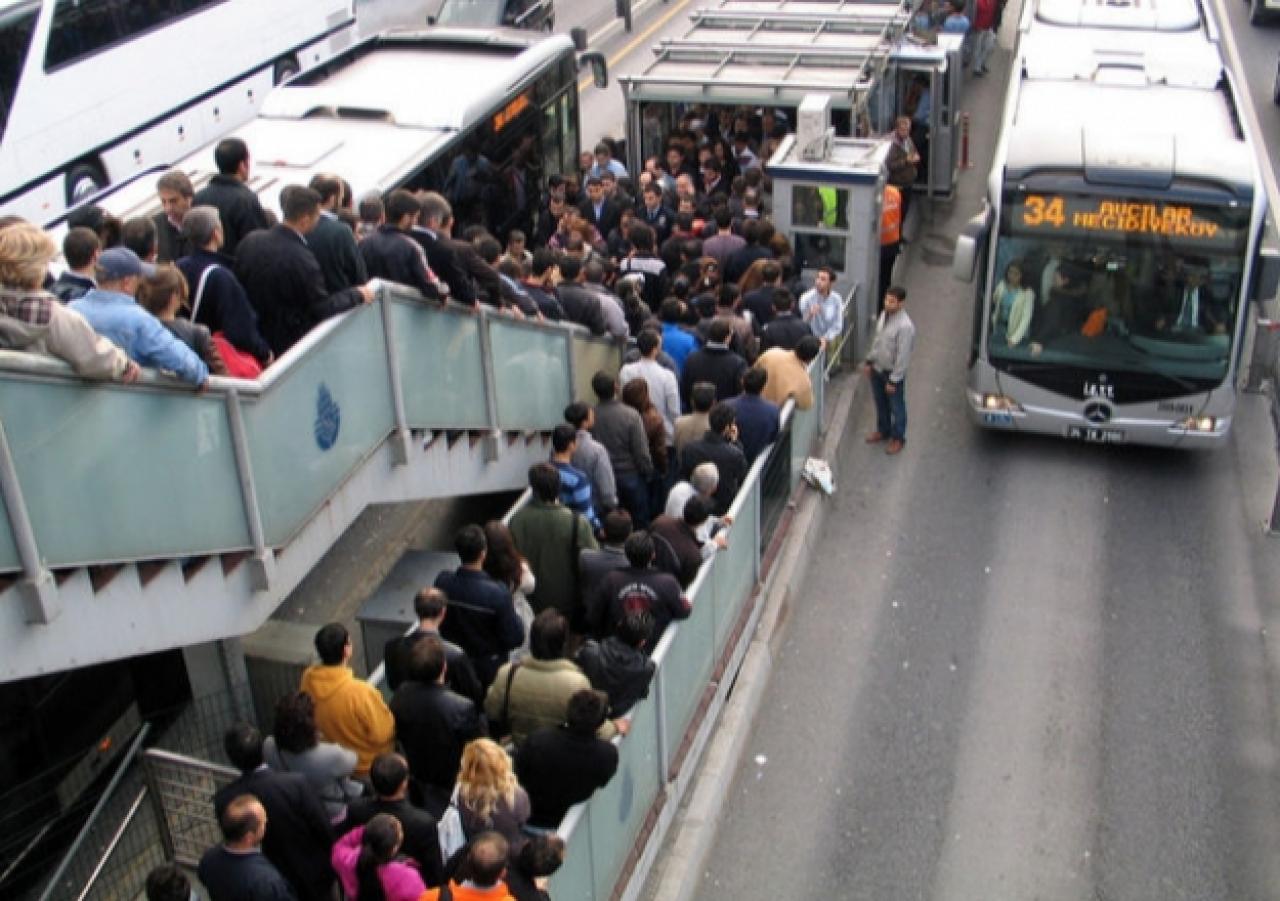 Metrobüslerde 'güvenli' seyahat dönemi başladı