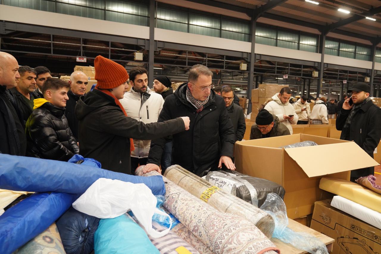 Beylikdüzü seferber oldu: Kumbarasını gönderdi...