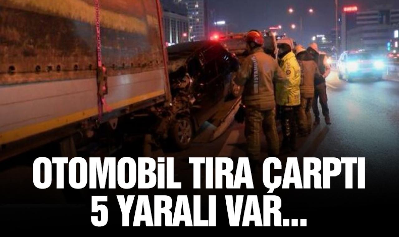 Bağcılar’da otomobil TIR’a çarptı: 5 yaralı