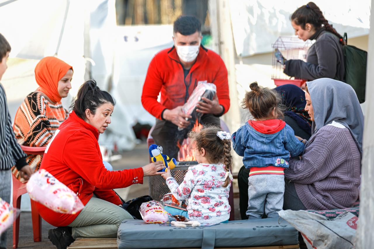 Kızılay yara sarmayı sürdürüyor