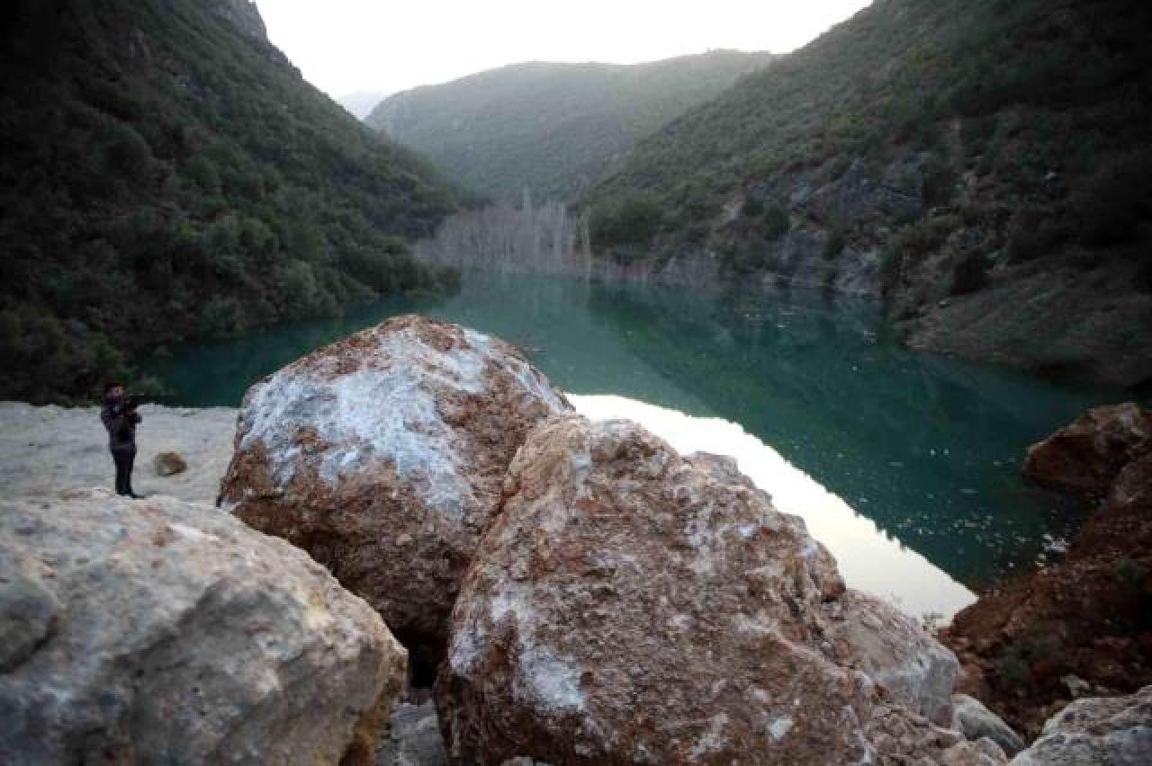 Deprem'de doğal göl oluştu, dağlar dağlara kavuştu !