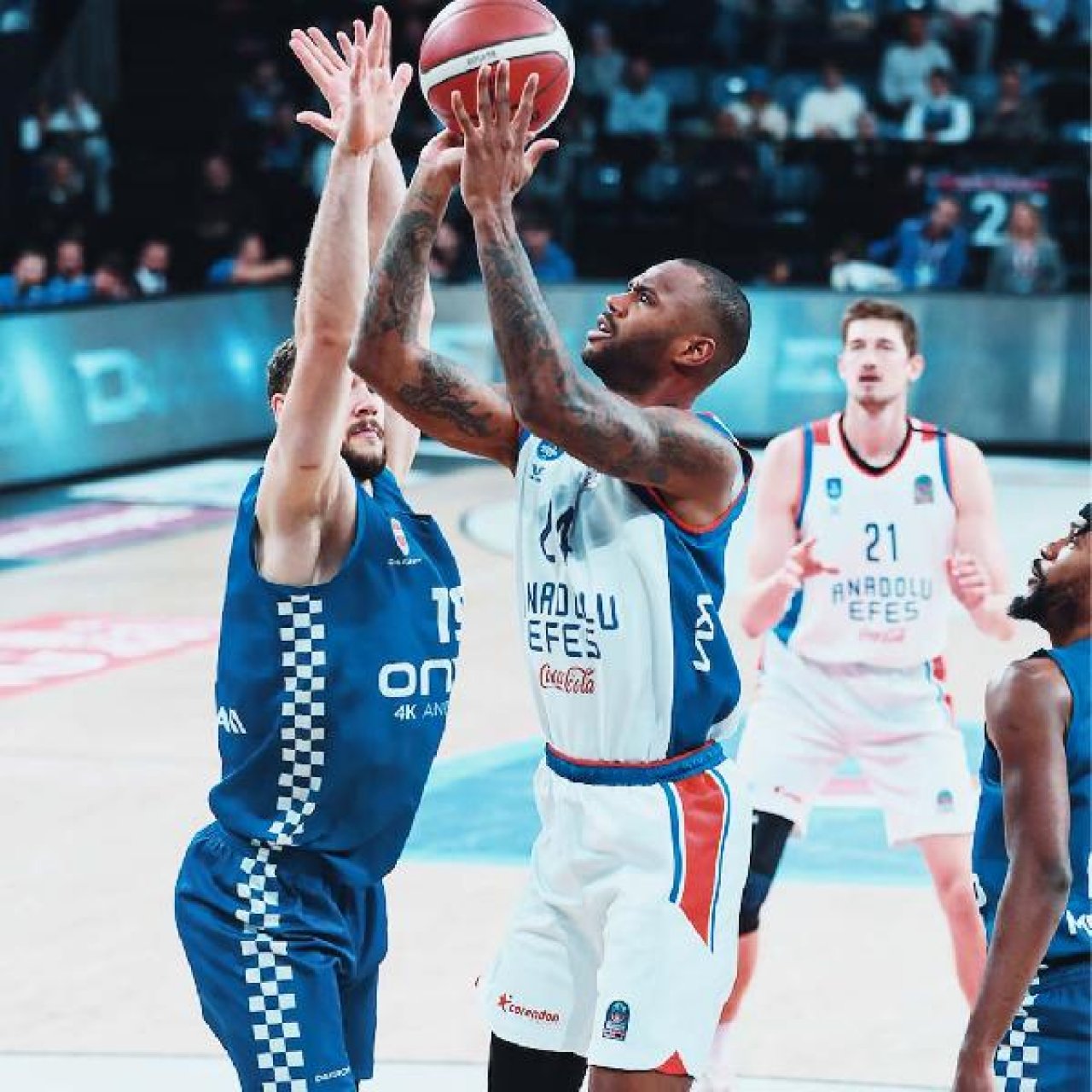 Anadolu Efes - Büyükçekmece Basketbol: 97-98