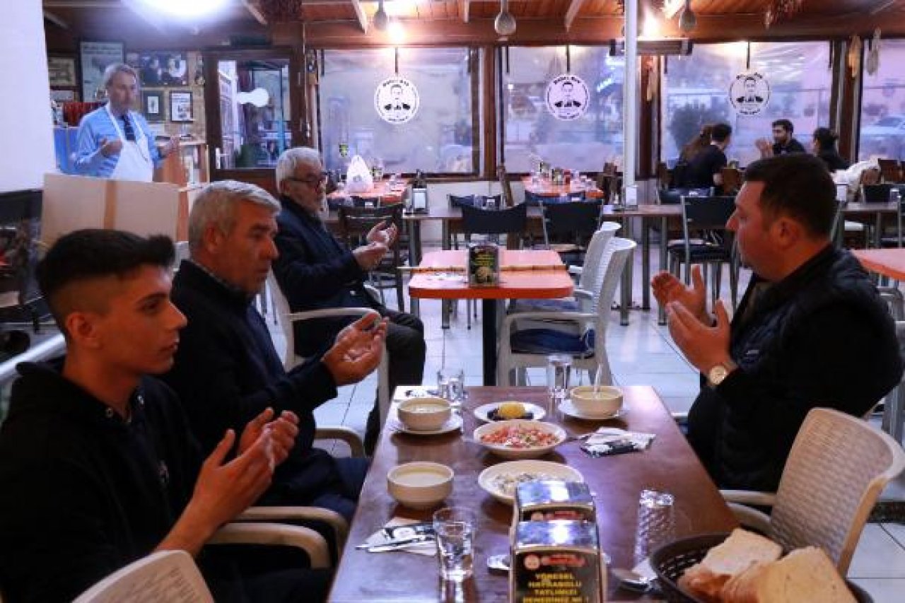 En geç iftarın yapıldığı Edirne'de, oruçlar dualarla açıldı