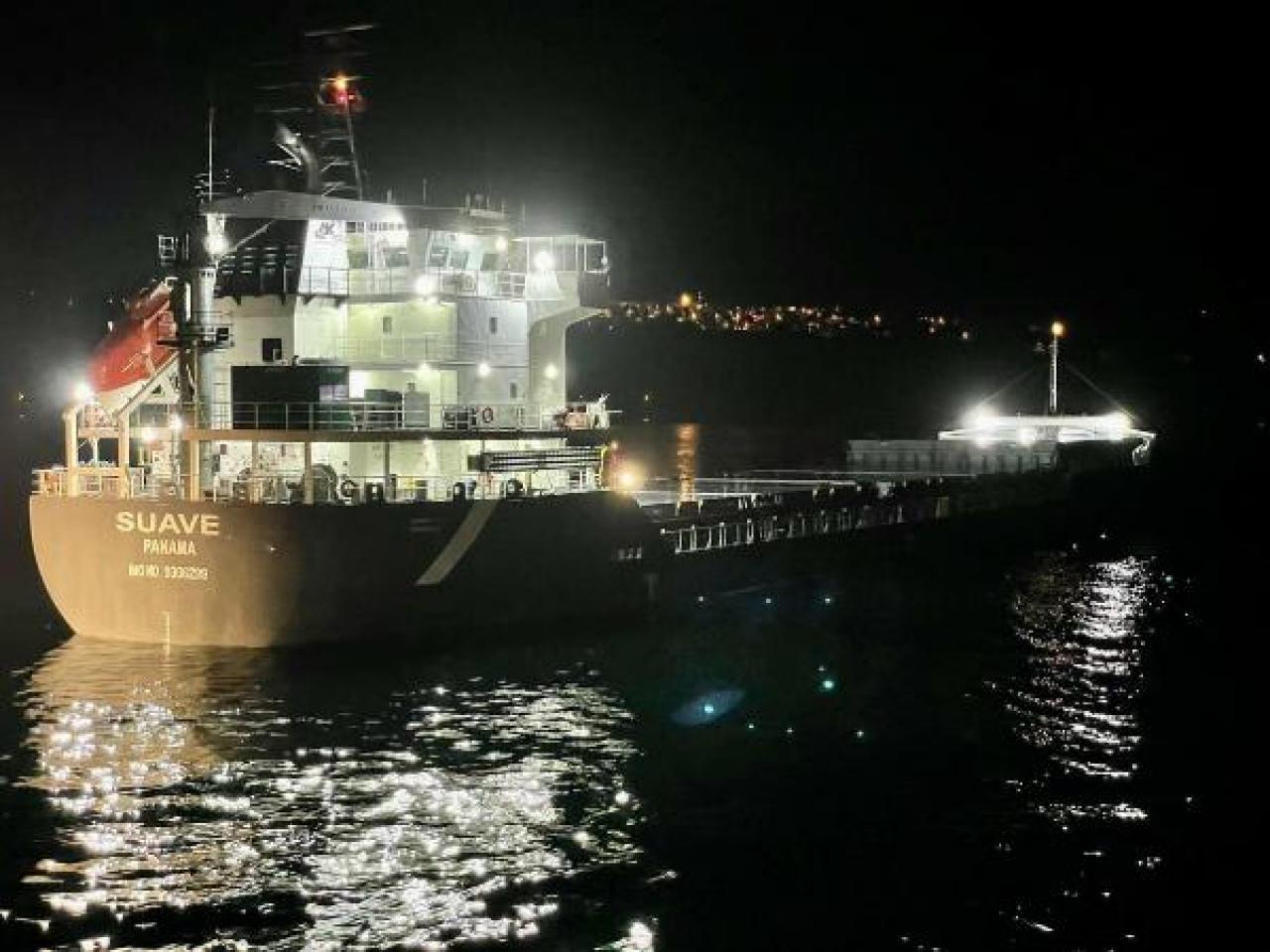 Çanakkale Boğazı'nda  gemi limana demirletildi