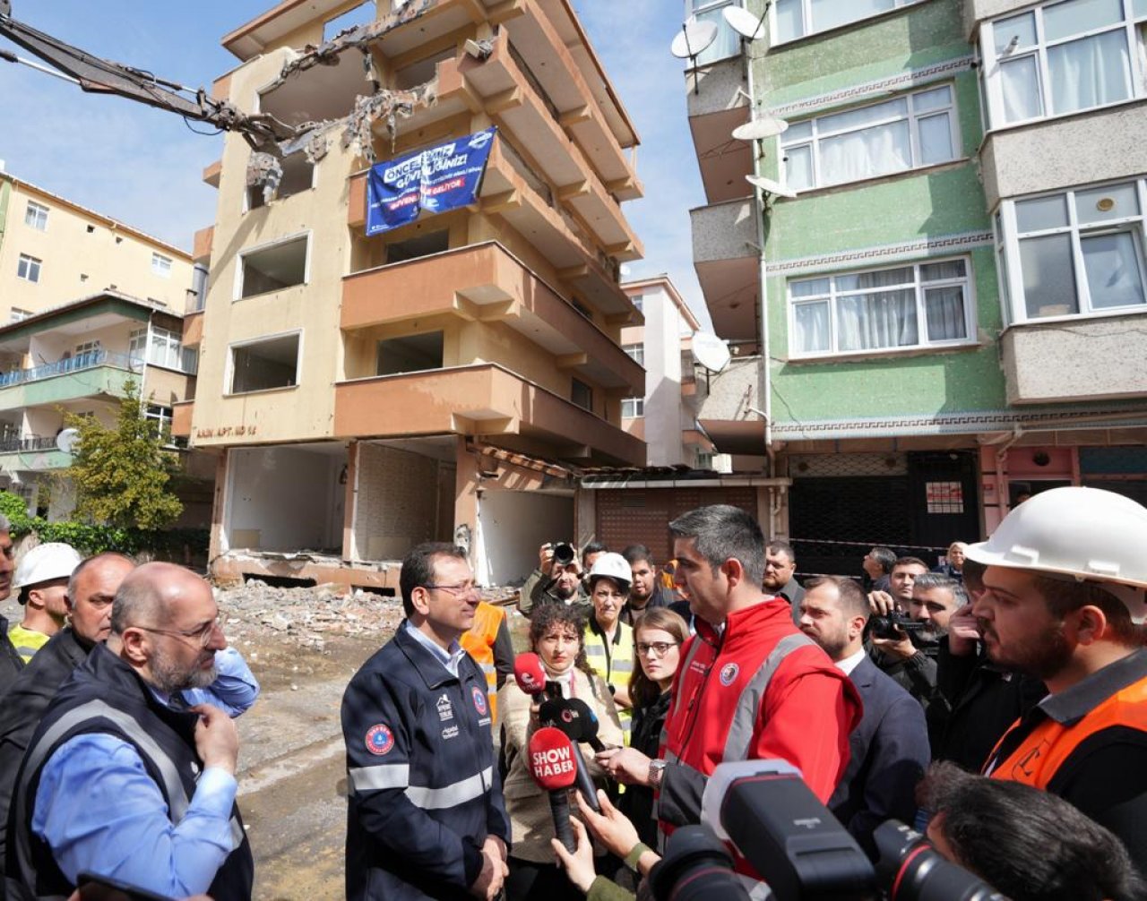 İstanbul’da yüksek riskli 318 binadan ilki Kartal’da yıkıldı