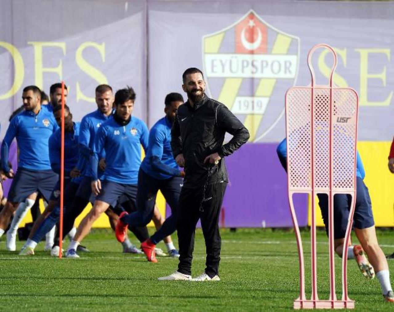 Arda Turan, Eyüpspor ile ilk antrenmanına çıktı