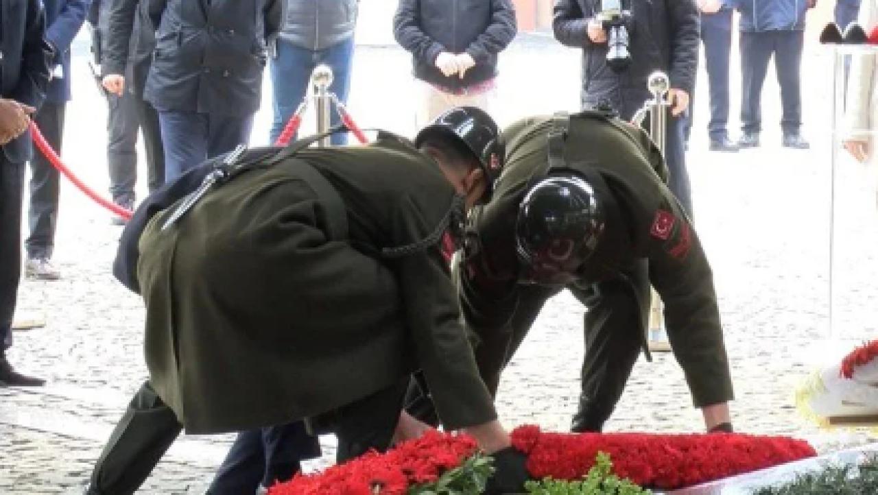 Turgut Özal mezarı başında anıldı