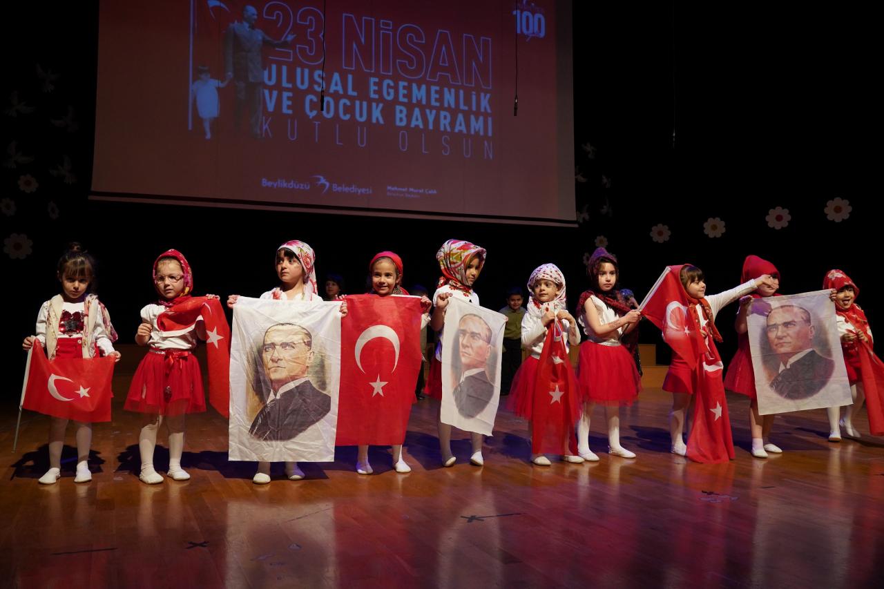 Beylikdüzü'nde çocukların 23 Nisan coşkusu