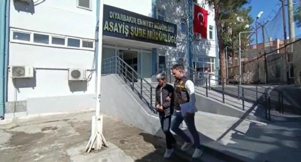 Depremde hasar gören binadaki iş yerinden hırsızlık yapan şüpheli tutuklandı