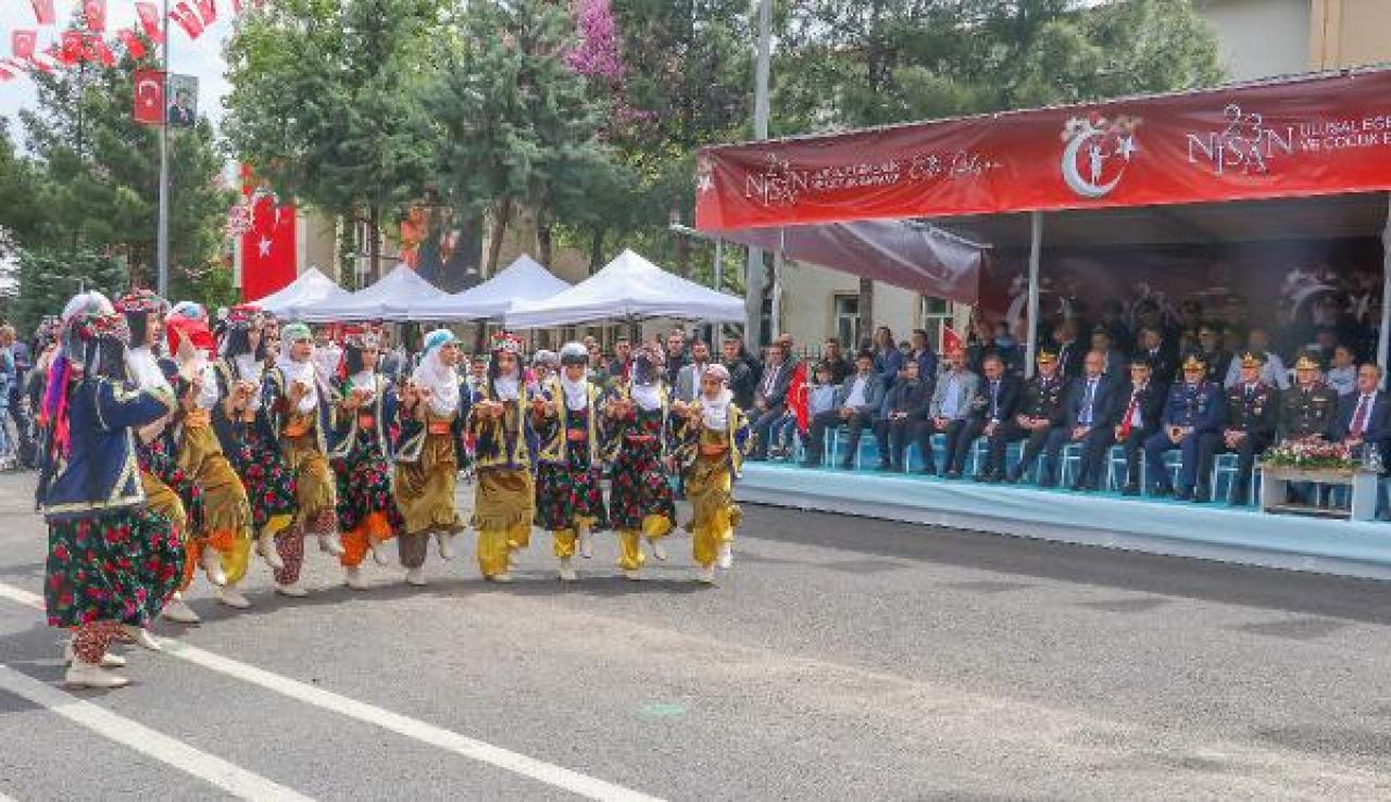 Diyarbakır'da 23 Nisan coşkuyla kutlandı