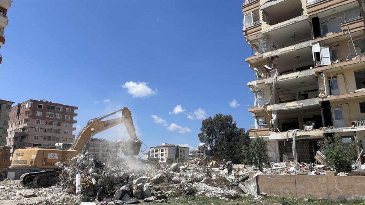 Hatay'da enkaz çalışmaları 79 mahallede sürüyor