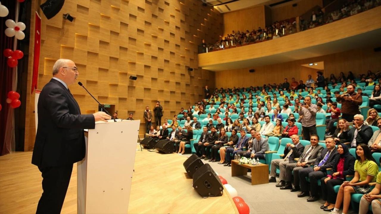 İzmir İktisat Kongresi binasının ilk misafirleri çocuklar oldu