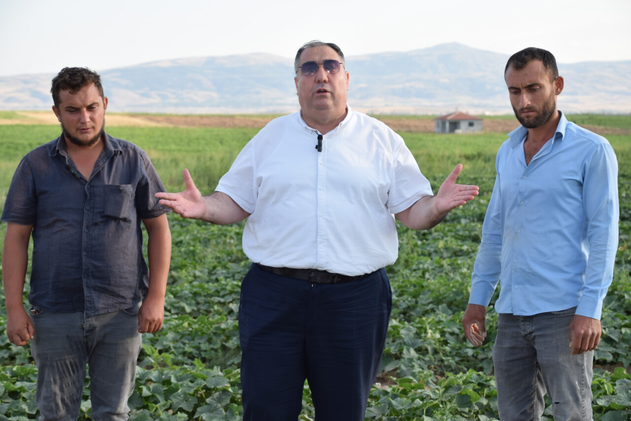 Başkan Mısırlıoğlu: Gelin çiftçinin halini burada görün, Ankara'dan ahkam kesmeyin