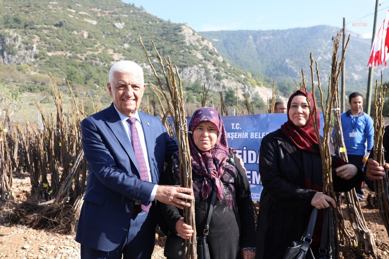 Muğla Büyükşehir Belediyesi'den çiftçilere tohum desteği