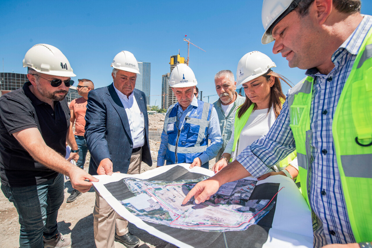 İzmir'de kentsel dönüşüm projeleri devam ediyor