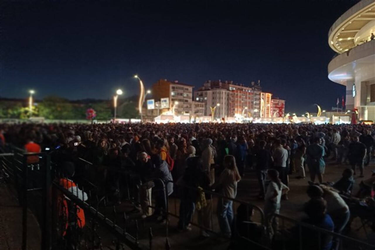 Afyon Kahve Festivali'nde Ayna sahne aldı