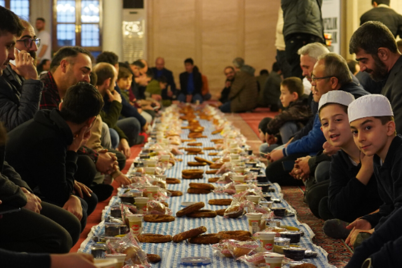 Bilgehanelerin hafızlık öğrencileri iftar programında buluştu