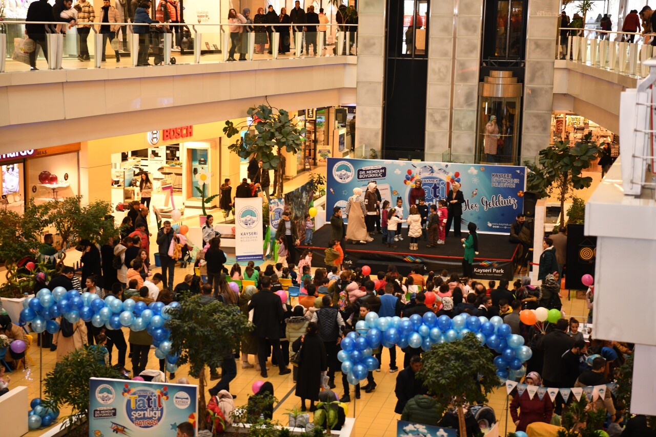 Kayseri'de çocuklar 'Tatil Şenliği' etkinliğinde buluştu