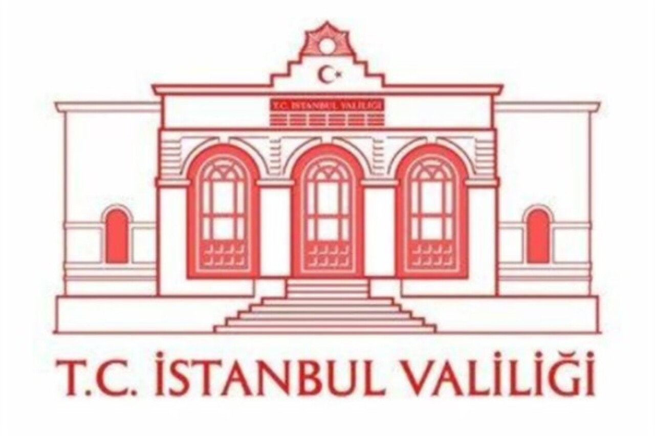 İstanbul Valiliği'nden 'tesettürlü kadının havuza alınmadığı" iddialarına ilişkin açıklama