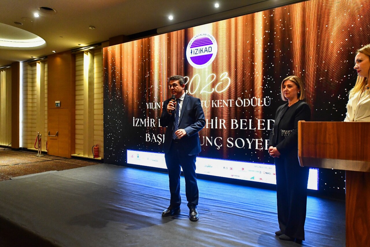 İZİKAD'dan İzmir'e 2023 Yılı Kadın Dostu Kent Ödülü