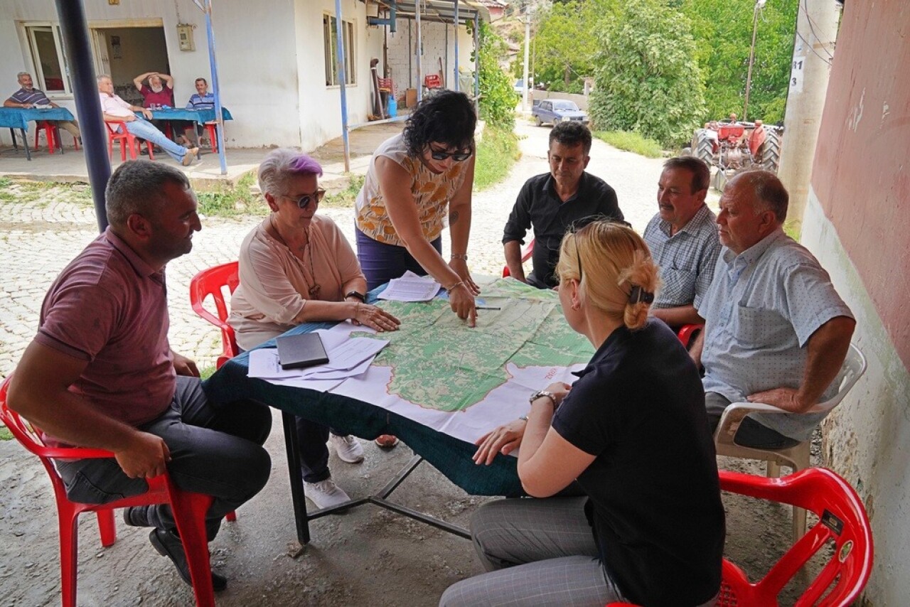 İzmir'de Kırsal Hizmetler Dairesi sahaya indi