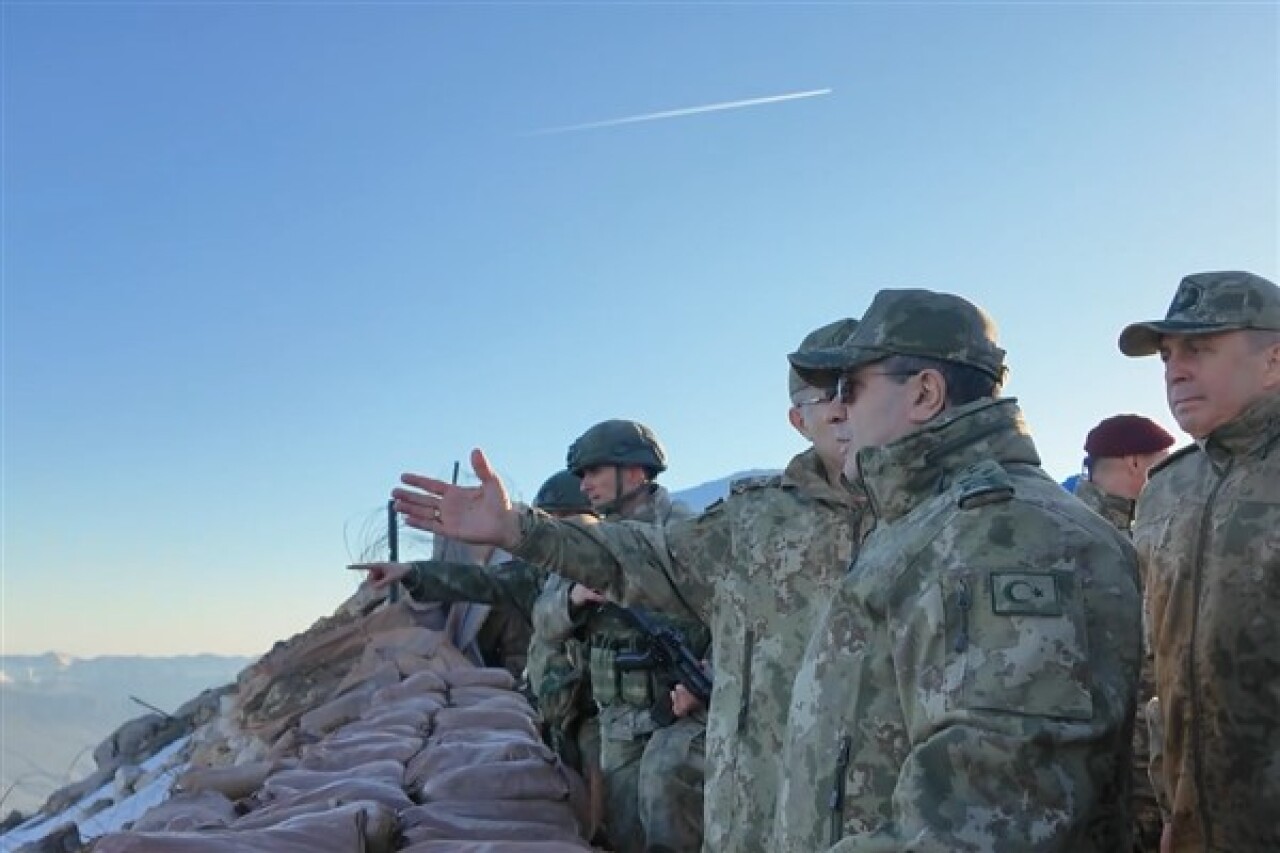 Kara Kuvvetleri Komutanı Bayraktaroğlu'nun Hakkari ziyareti