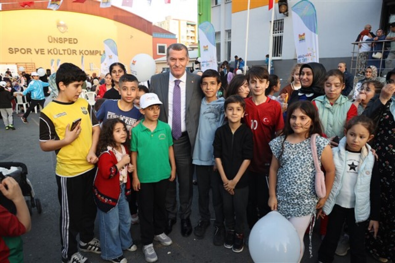 "Hoş Geldin Yaz" etkinlikleri Seyitnizam ve Merkezefendi mahallelerinden başladı