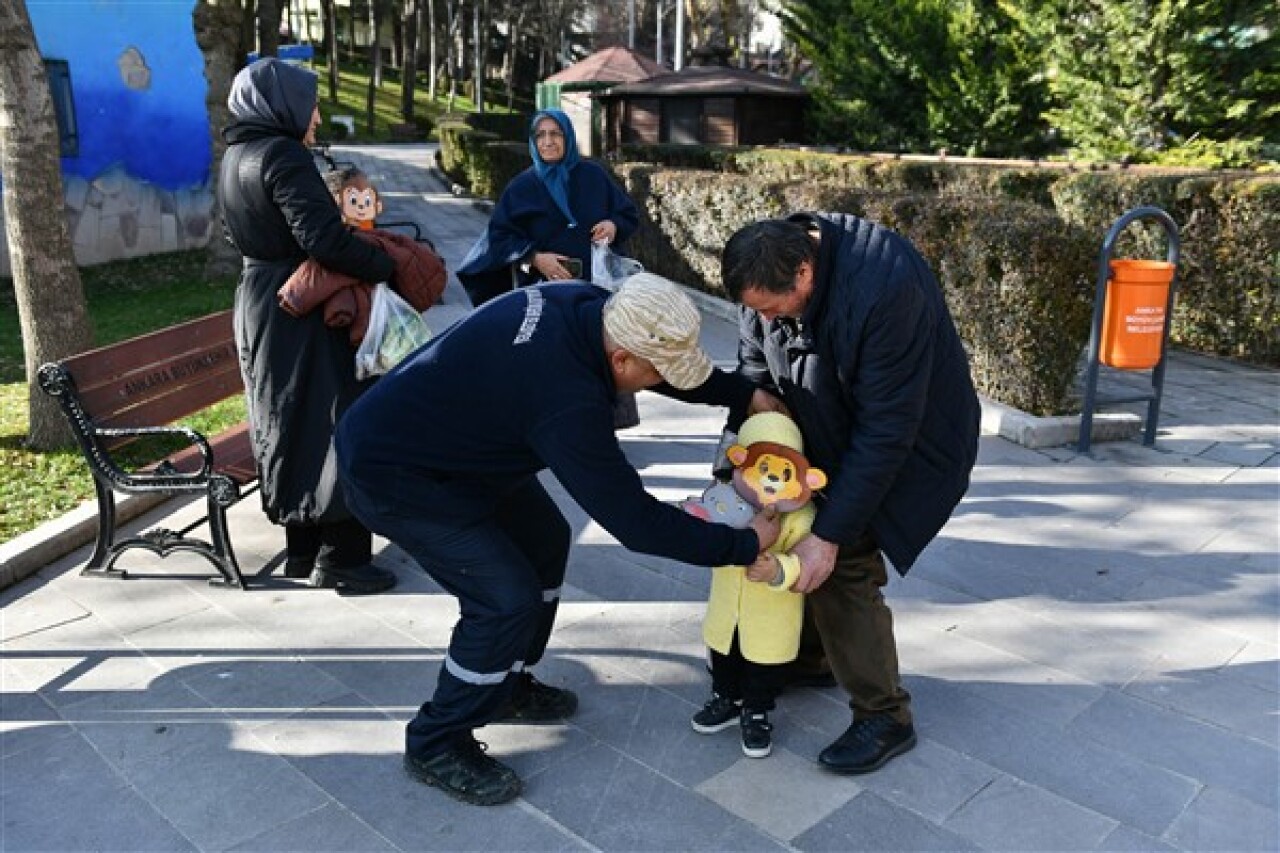 Yavru lama Başkentli çocukların ilgi odağı oldu