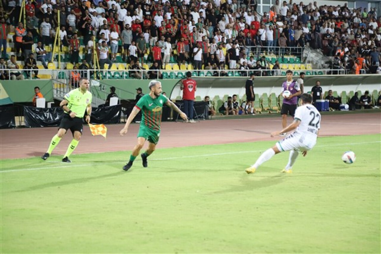 Amedspor, Kocaelispor'u 3-0 mağlup etti