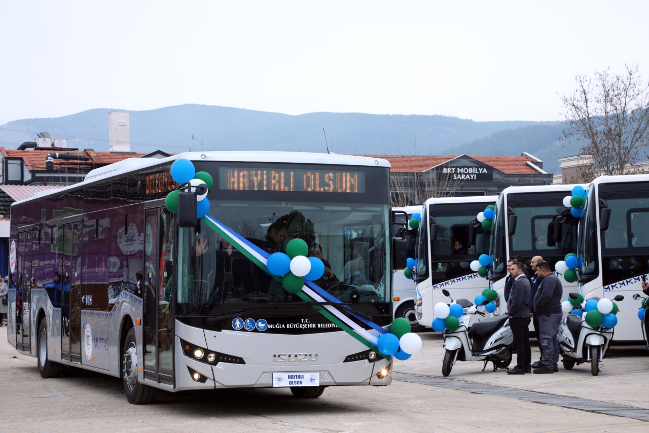 Büyükşehir, Muğla'nın hizmetine sunduğu 109 yeni aracını tanıttı