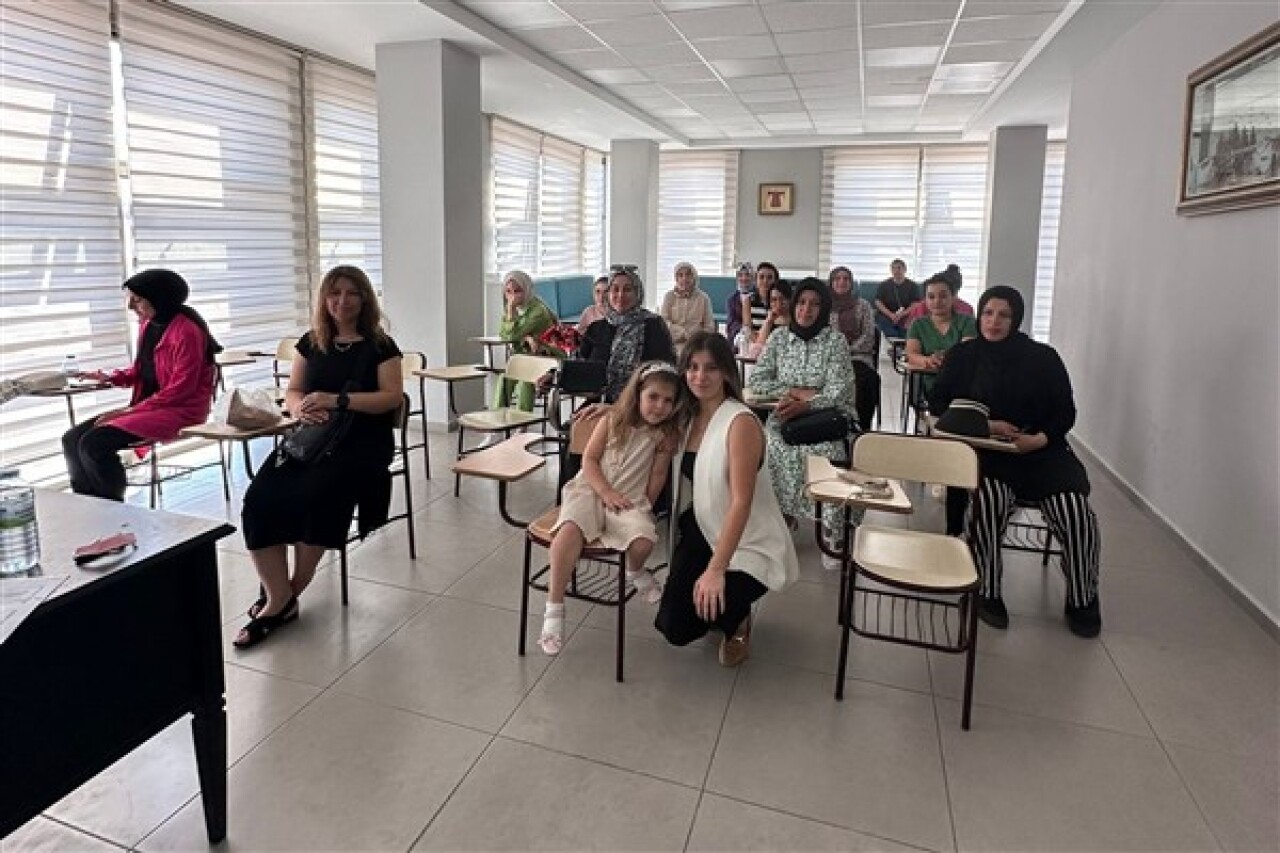 Mamak Belediyesinden okul öncesi ebeveyn eğitimi