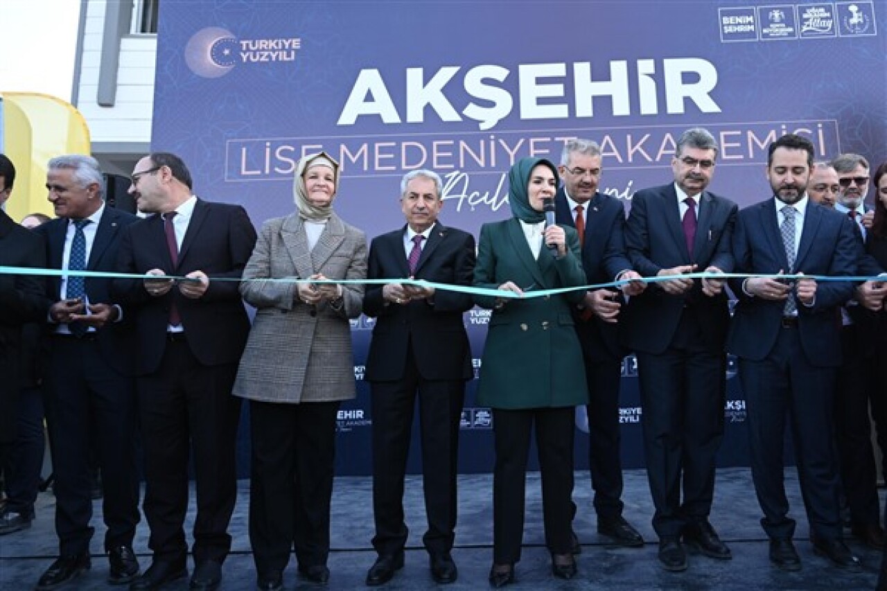 Akşehir Lise Medeniyet Akademisi, Bakan Göktaş'ın katılımıyla açıldı