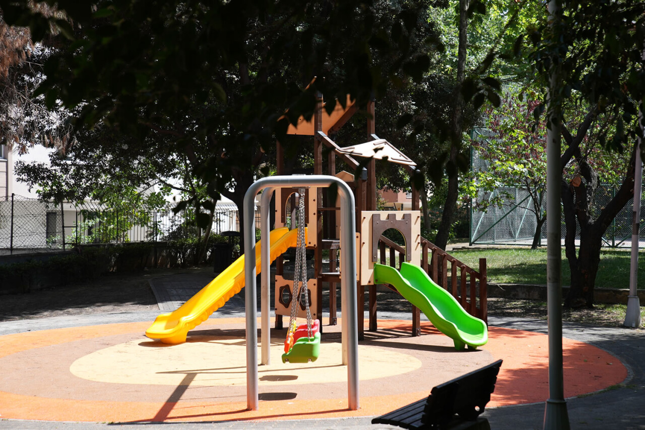 Kadıköy'de yakılan park tekrar yenilendi