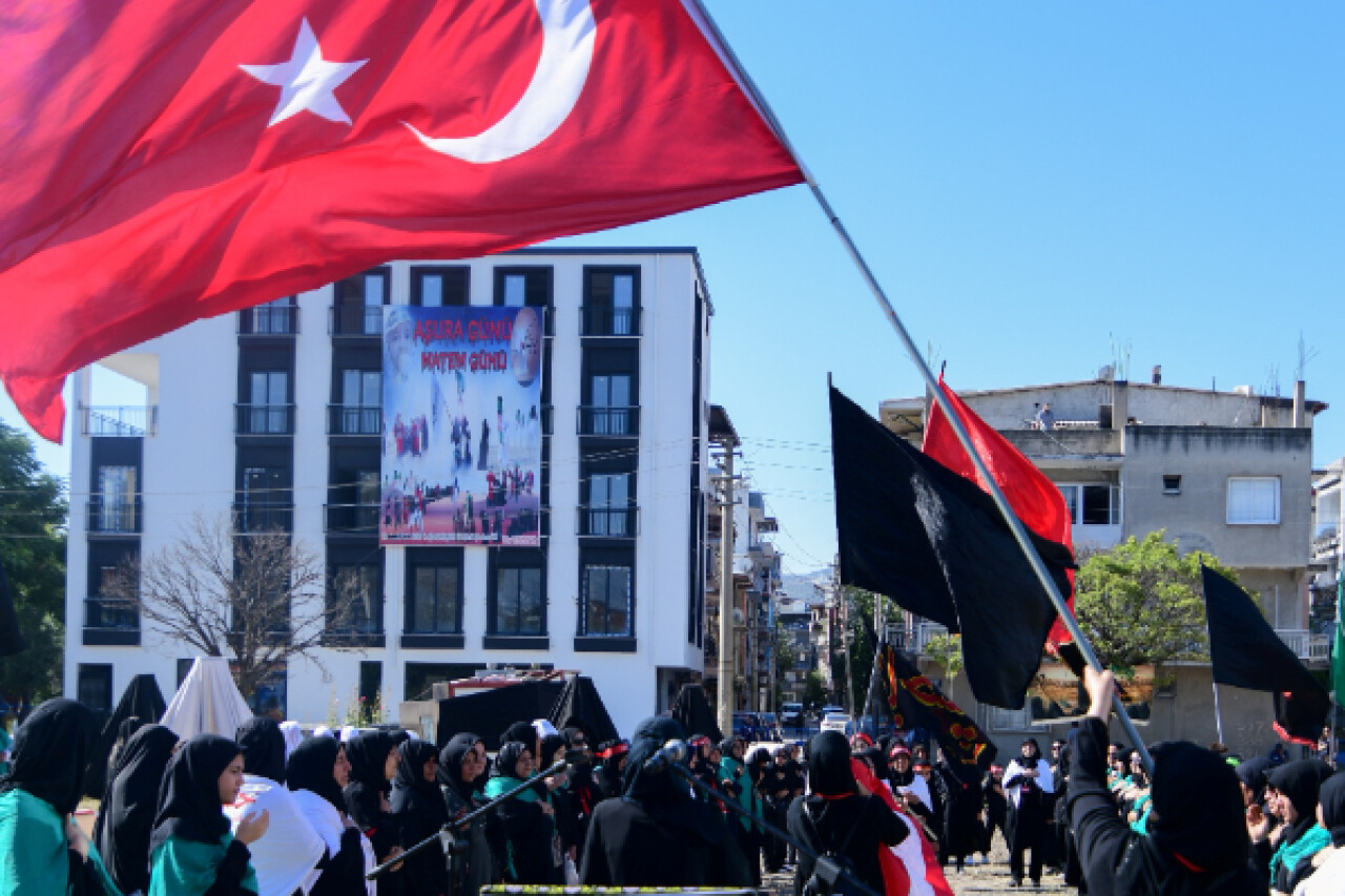 Bornova'da  "İmam Hüseyin ve Kerbela Şehitlerini Anma Programı" düzenlendi