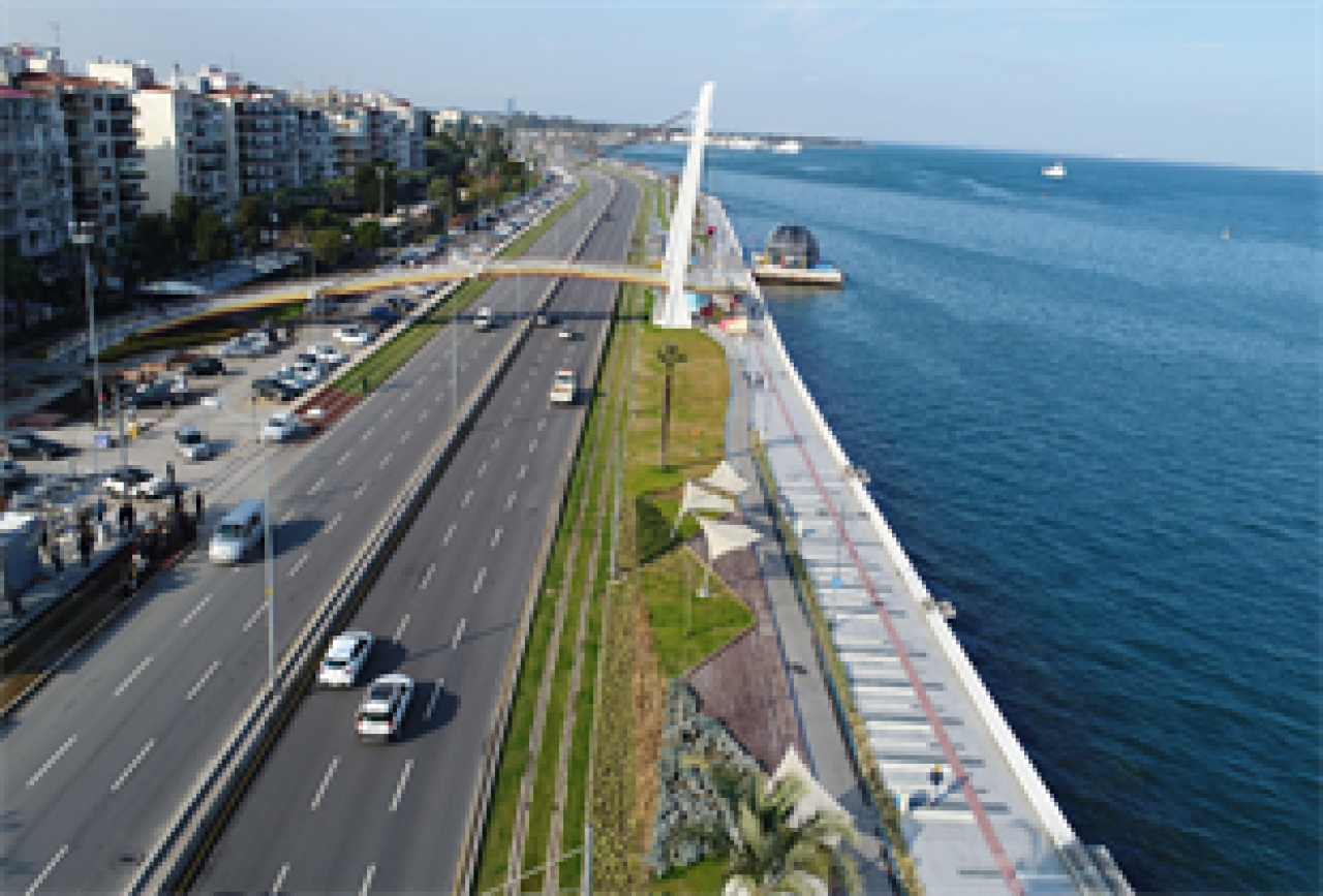 İzmir'de trafik düzenlemesi