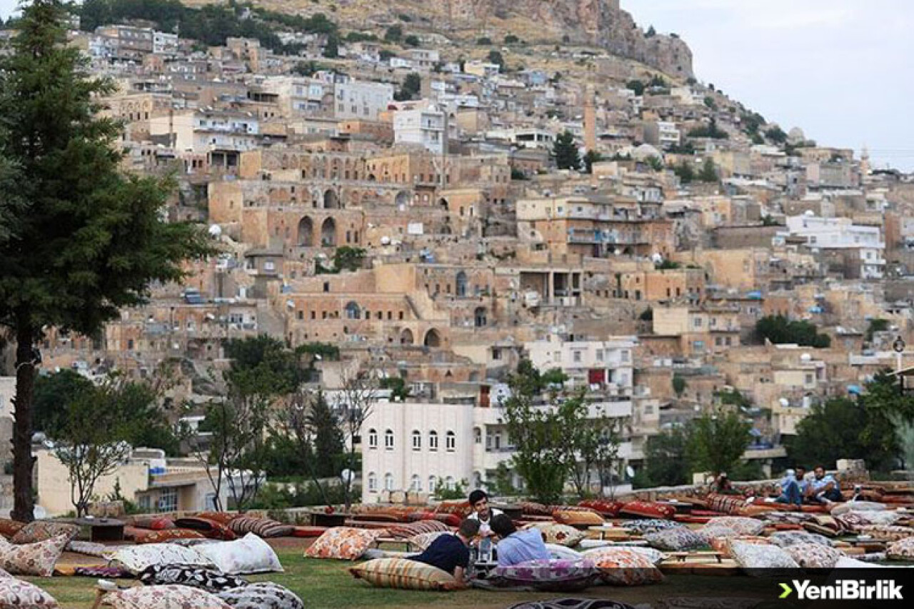 Mardin'in taş evlerinde yıldızlı 'dam palas' keyfi