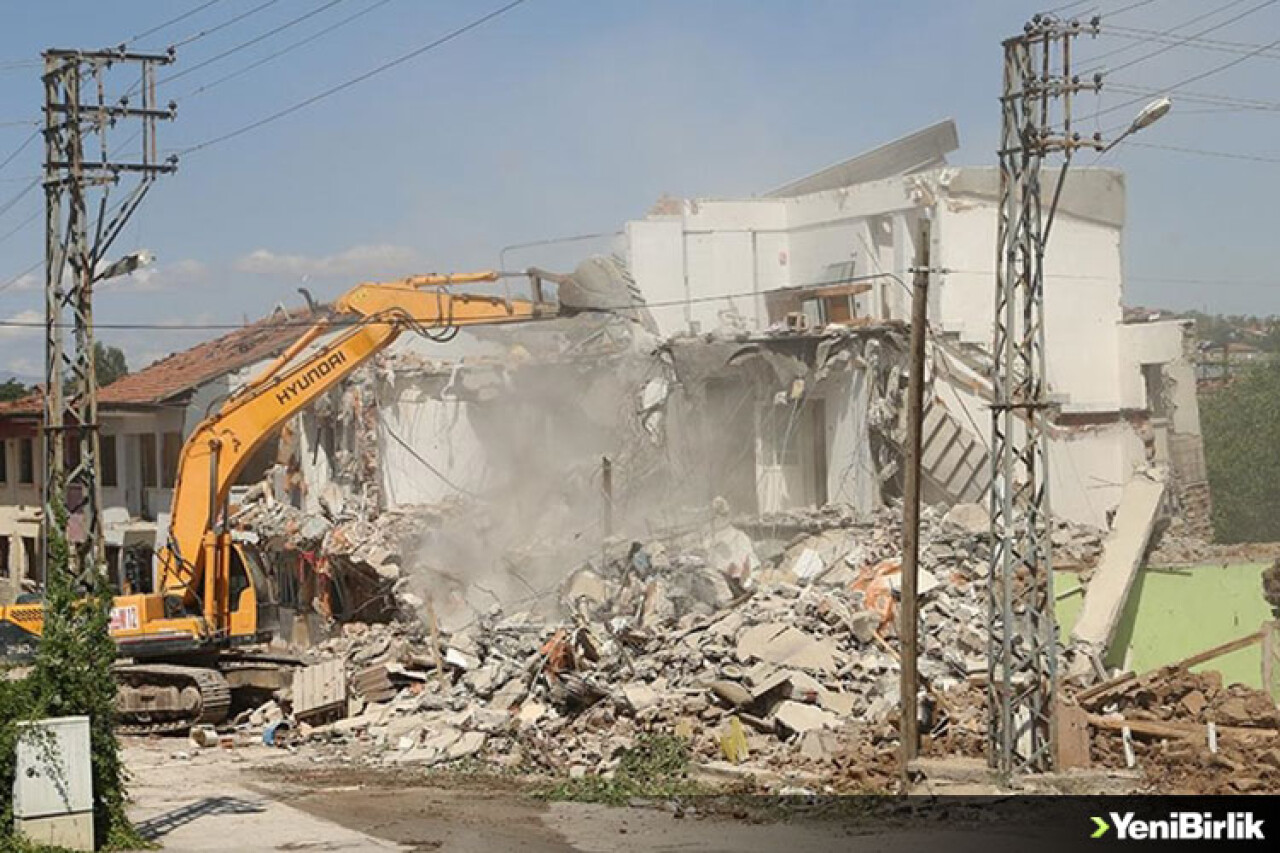 Depremlerden etkilenen Malatya'da 36 bin ağır hasarlı bina yıkılacak