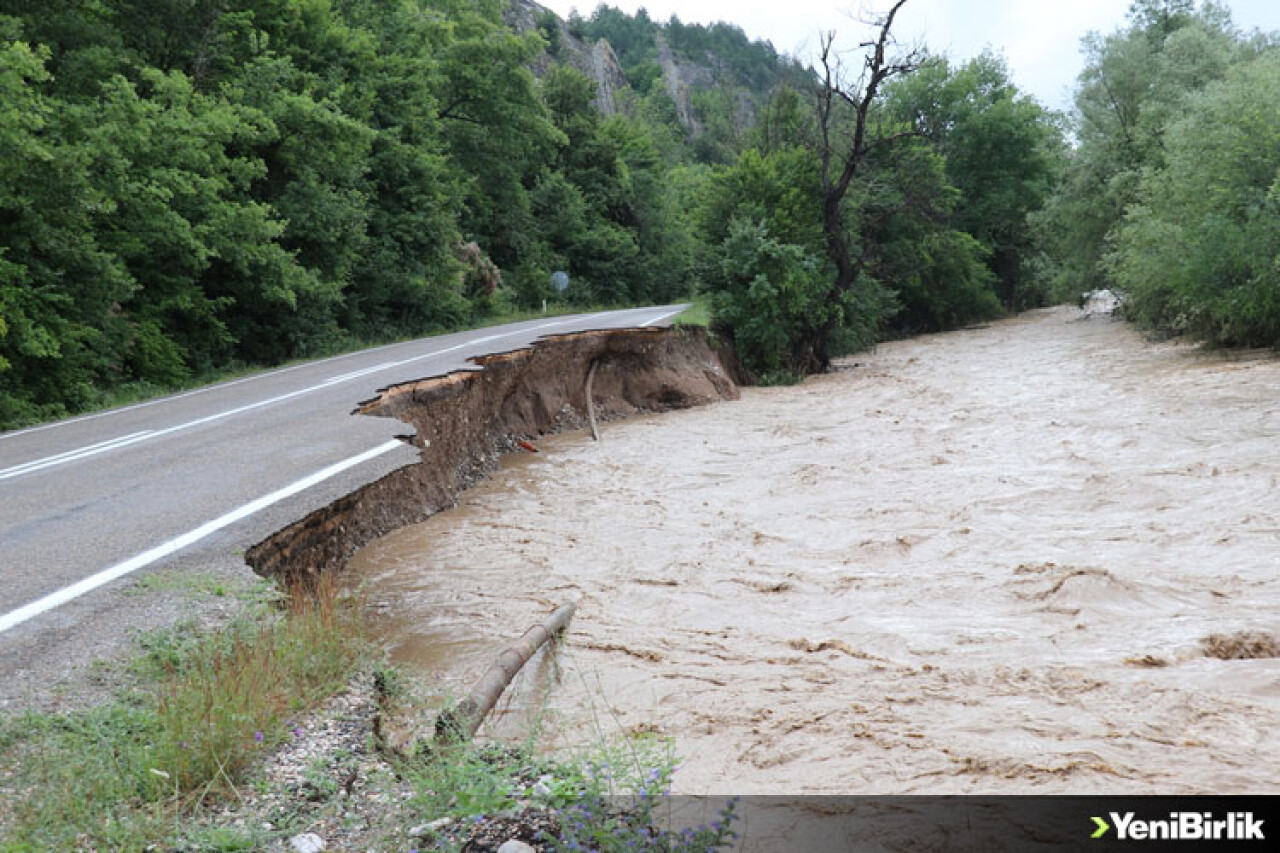 Bolu'da sağanak nedeniyle 2 köprü yıkıldı, bazı evleri su bastı